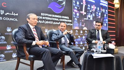 نصار يستعرض رؤية الوزارة لتعزيز التنمية الصناعية وزيادة الصادرات المصرية