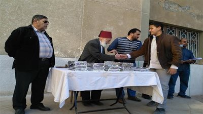 بالصور.. قائد المقاومة الشعبية فى السويس يكرم 56 تلميذ من حفظة القران الكريم