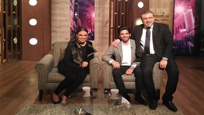 بالصور.. حمدى الميرغنى وزوجته ضيفا عمرو الليثى بـ 