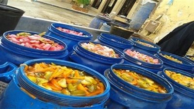 التحفظ على 3 طن مخللات غير صالحة للاستخدام الآدمي بدار السلام