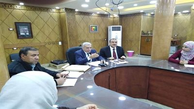 مدير تعليم القليوبية يشهد توقيع عقود المعلمين المؤقتين 