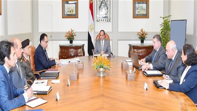 الرئيس السيسي يعقد اجتماعاً مع رئيس مجلس الوزراء ووزير قطاع الأعمال العام