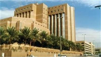 المستشفى البحرى العام يستضيف خبير عالمى فى جراحة العظام