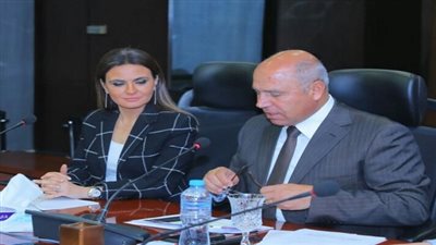 وزيرا النقل والاستثمار والتعاون الدولى يبحثان تشجيع الاستثمارات في مجالى الموانئ والنقل