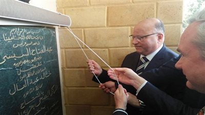 محافظ القاهرة يفتتح المركز الطبي بمنطقة عزبة النصر بالبساتين