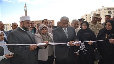بالصور.. المحافظ  يفتتح مدرسة الشهيد مجند عمرو حامد للتعليم الأساسي بالسويس