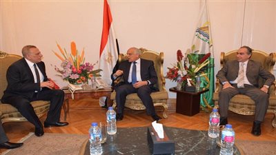 محافظوا الجيزة يحتفلون بالذكرى المئوية لعيدها القومي