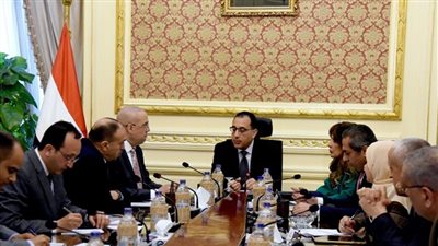 مدبولى يكلف بالاهتمام بمدن الصعيد ويوجه باختيار اسمين لـ الفشن وملوى الجديدتين