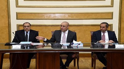 وزير الإسكان يعقد اجتماعه الثانى لمتابعة الموقف التنفيذى لسد 