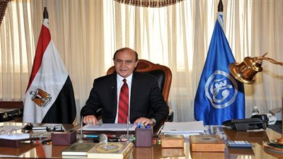 هيئة قناة السويس تشارك في احتفالات اليوم العالمي للتوحد بإنارة منشآتها باللون الأزرق