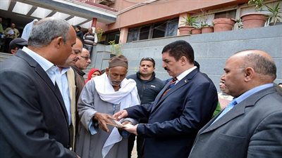 مرزوق يقوم بزيارة مفاجئة لمركز الخدمات التكنولوجي للمواطنين بمجلس مدينة بنها