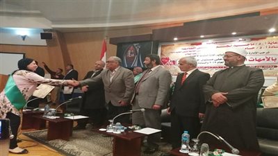 جامعة حلوان تكرم 21 أم في إحتفالية تكريم الأمهات المثاليات
