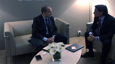 مباحثات مكثفة لوزير التجارة والصناعة مع عدد من كبريات الشركات العالمية المشاركة بمنتدى دافوس بالأردن