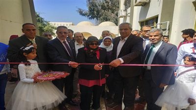 بالصور.. مدير تعليم السويس تفتتح معرض المنتجات السنوى لمدارس التعليم الفنى