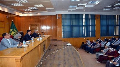 مرزوق  يستعرض الاستعدادات النهائية للاستفتاء على التعديلات الدستورية ورفع لافتات (انزل وشارك) 