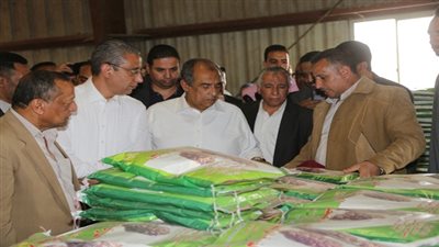 وزير الزراعة ومحافظ سوهاج يتفقدان محطة البحوث الزراعية ومزرعة قطاع الانتاج بشندويل