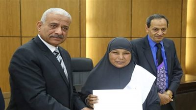 تكريم الامهات المثاليات والاحتفال بيوم اليتيم بالسويس 