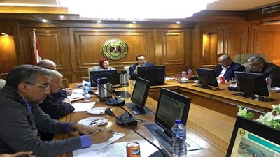 وزير التعليم العالى والبحث العلمى يتلقى تقريرًا حول تنمية بحيرة البردويل