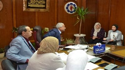 بالصور.. محافظ السويس يلتقي 30 مواطناً في اللقاء الجماهيري الـ25 