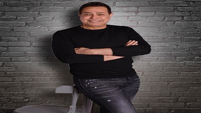 حفل عالمي لحكيم في الاكاديمية البحرية 