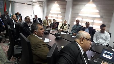 البيئة تعقد اجتماعا لمناقشة تجربة المركز القومى لبحوث الإسكان والبناء فى إستخدام  تراب الباى باص في التشطيبات 