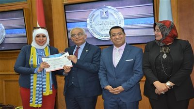 مدارس النيل تكرم الطلاب الفائزين فى مسابقة كانجارو العالمية للرياضيات 