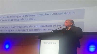 بحضور ١٠ الاف طبيب شيحة يعرض تجربة مؤسسة الكبد المصري بفينا 