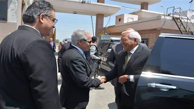 محافظ الدقهلية في مصر للبترول.. شعب الدقهلية يقف خلف رئيسه وبلده وقفة رجل واحد 