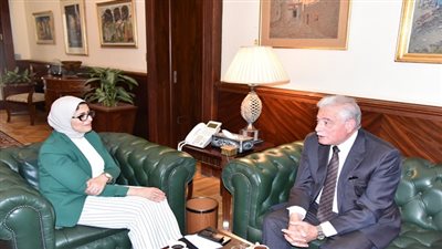 وزيرة الصحة تستقبل محافظ جنوب سيناء وتدعم المحافظة بـ11.5 مليون جنيه لتوفير الأطباء بمختلف التخصصات