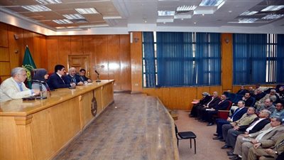 مرزوق و الفيومي يجتمعا بمجلس أمناء التربية والتعليم لمناقشة استعداداتهم للاستفتاء علي الدستور