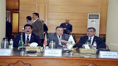 محافظ القليوبية  يكرم عدد من الموظفين وامهات مثاليات من جامعة بنها في  احتفالية  