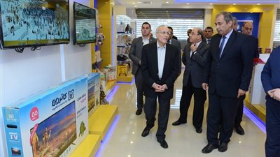 العصار يتفقد شركة حلوان لمحركات الديزل 