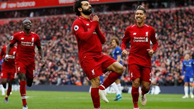 ما وراء احتفالية محمد صلاح الغريبة بهدفه أمام تشيلسي؟.. الوقفة إشارة للسلام.. والهدف الرد على عنصرية جمهورية تشيلسي