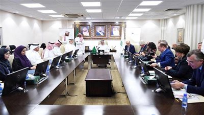 الربيعة يستعرض مع وفد فرنسي مشاريع 