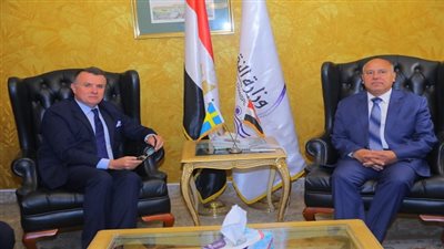 وزير النقل يلتقي السفير السويدي بالقاهرة لبحث التعاون في مجال تأمين سلامة المرور