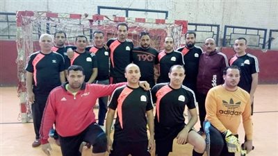 فوز فريق ديوان محافظة الجيزة على مصنع 45 حربى فى منافسات الكرة الخماسية