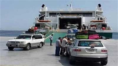 تداول 556 شاحنة بضائع و50 سيارة بموانىء البحر الاحمر