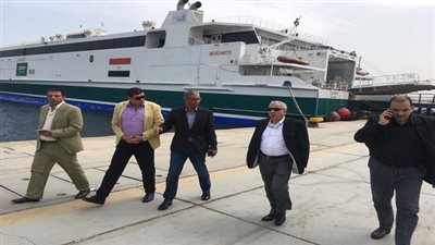 البحر الاحمر تبحث التعاون المشترك فى مجال صيانة القاطرات البحرية  مع 