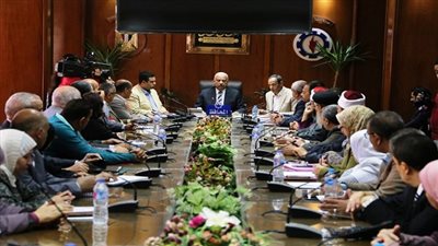 محافظ السويس يؤكد على رجال الدين الاسلامى والمسيحى بتوعية المواطنين باهمية تعديل مواد الدستور