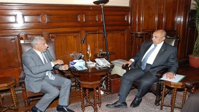 وزير الزراعة يبحث مع أمين عام جائزة خليفة تكثيف التعاون للنهوض بإنتاج وصناعة التمور في مصر