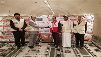 هيئتا الهلال الأحمر السعودي والإماراتي تسيران طائرة إغاثة بمبادرة إنسانية مشتركة إلى إيران