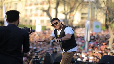 بالصور.. رامي صبري يبدع في حفل أسطوري بجامعة عين شمس 