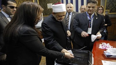شيخ الأزهر يدلي بصوته في الاستفتاء على التعديلات الدستورية