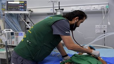 مركز الملك سلمان يواصل تقديم حزم المساعدات الطبية والغذائية للشعب اليمني