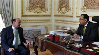 رئيس الحكومة يلتقي مهاب مميش