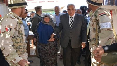 محافظ الدقهلية يواصل جولاته لليوم الثاني للأطمئنان على سير عملية الاستفتاء بسنبلاوين