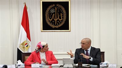 وزيرا الإسكان والبيئة يُناقشان سُبل التخلص من المخلفات الصلبة بالمدن الجديدة
