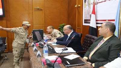 لليوم الثالث.. محافظ القاهرة يتابع انتظام لجان الاستفتاء من داخل غرفة العمليات