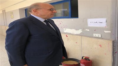 وزير الصحة الاسبق يدلى بصوته الاستفتاء على التعديلات الدستورية