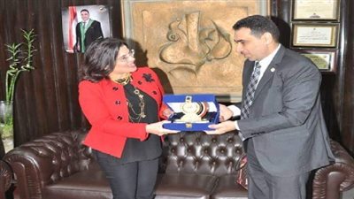 كلية الاقتصاد والعلوم السياسية تمنح 